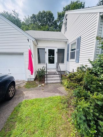 86 Mechanic St, Foxboro, MA 02035