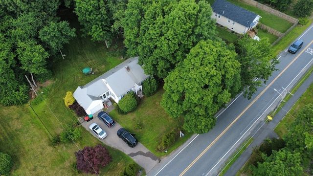 86 Mechanic St, Foxboro, MA 02035