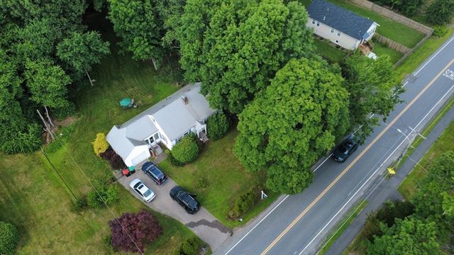 86 Mechanic St, Foxboro, MA 02035