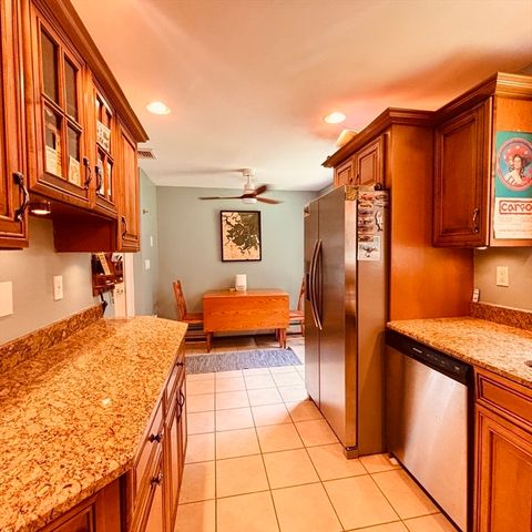 86 Mechanic St, Foxboro, MA 02035