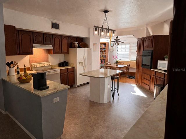 7923 18TH AVENUE E, Palmetto, FL 34221