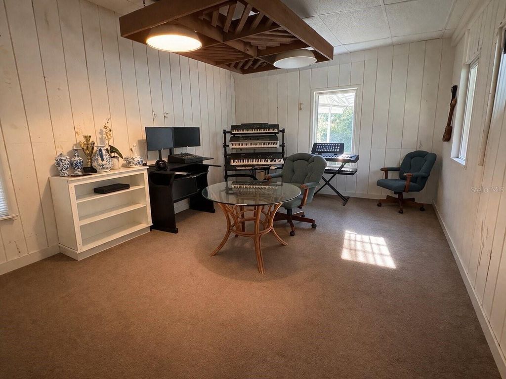 Image 13 of property listing at 7923 18TH AVENUE E, Palmetto, FL 34221