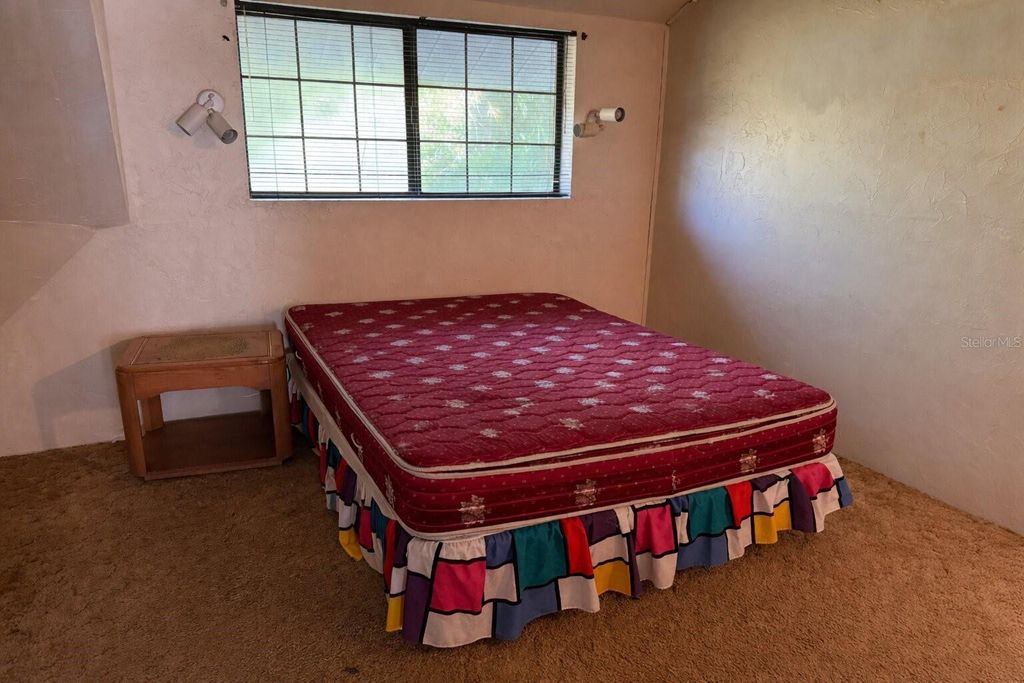 Image 14 of property listing at 7923 18TH AVENUE E, Palmetto, FL 34221