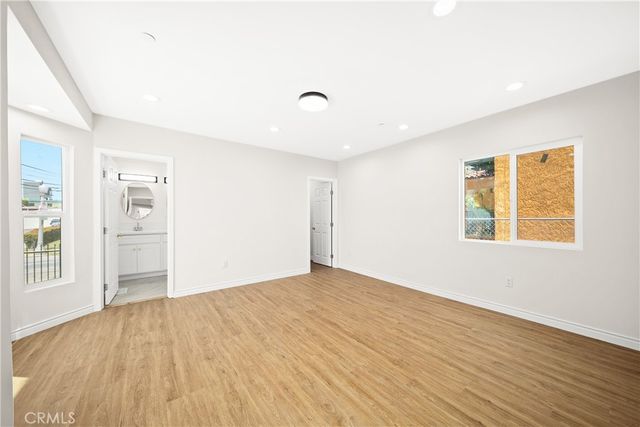 1372 Carmona Avenue, Los Angeles, CA 90019