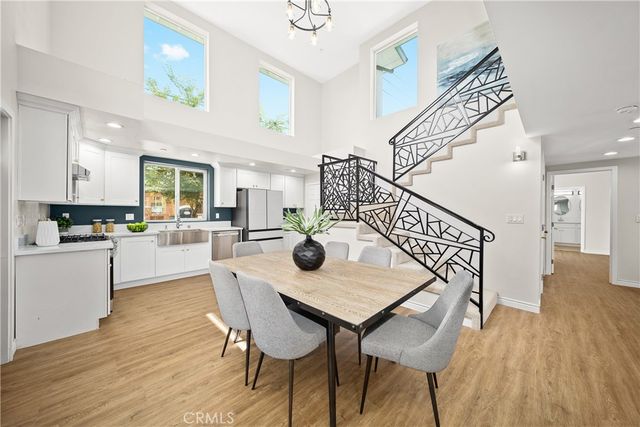 1372 Carmona Avenue, Los Angeles, CA 90019