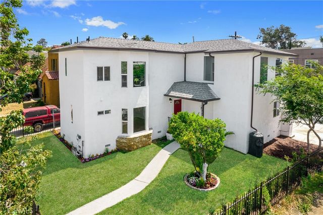 1372 Carmona Avenue, Los Angeles, CA 90019