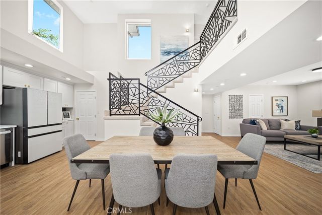1372 Carmona Avenue, Los Angeles, CA 90019
