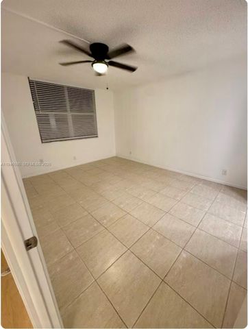9460 Poinciana Pl 405, Davie, FL 33324