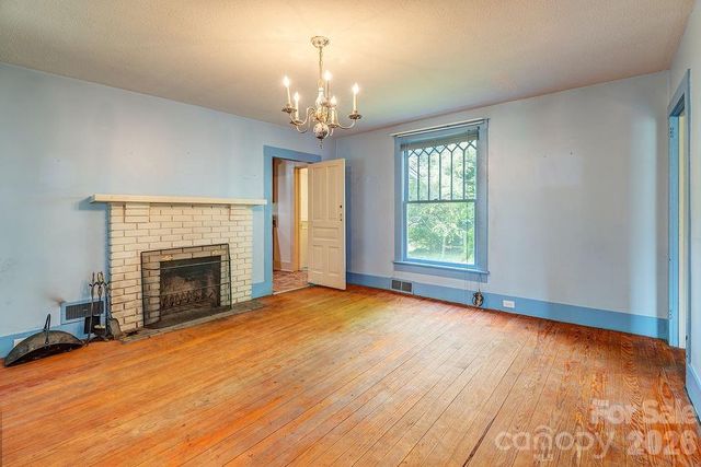 648 Lakeshore Drive, Asheville, NC 28804