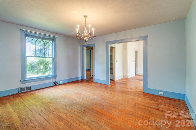 648 Lakeshore Drive, Asheville, NC 28804