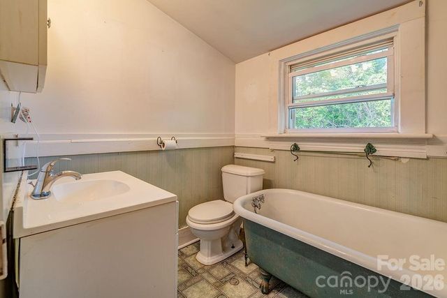 648 Lakeshore Drive, Asheville, NC 28804