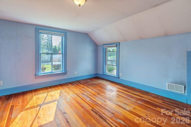 648 Lakeshore Drive, Asheville, NC 28804