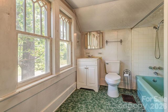 648 Lakeshore Drive, Asheville, NC 28804