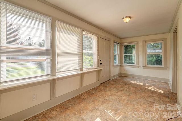 648 Lakeshore Drive, Asheville, NC 28804