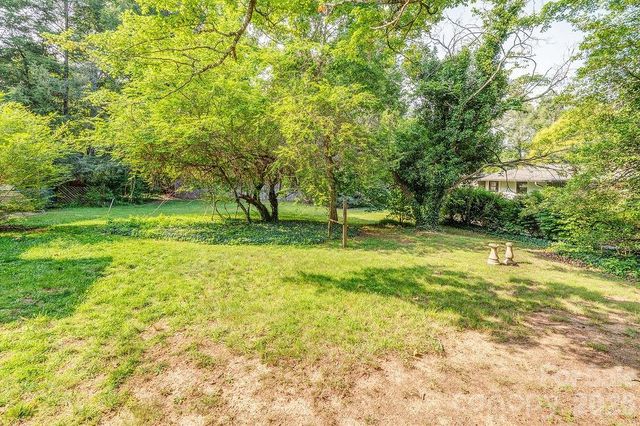 648 Lakeshore Drive, Asheville, NC 28804