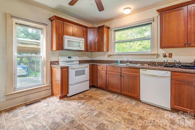 648 Lakeshore Drive, Asheville, NC 28804