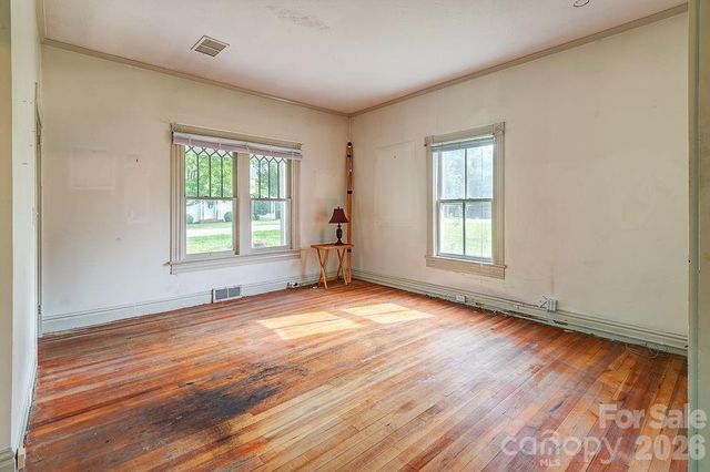 648 Lakeshore Drive, Asheville, NC 28804