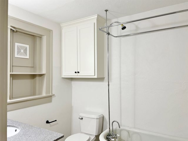 420 W Franklin Street 4, Waxahachie, TX 75165
