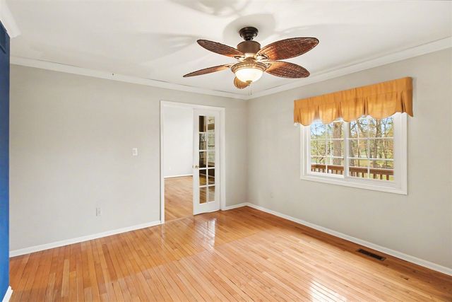 306 Pineknoll Court, Brighton, MI 48116