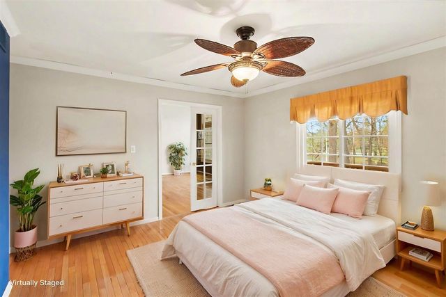 306 Pineknoll Court, Brighton, MI 48116