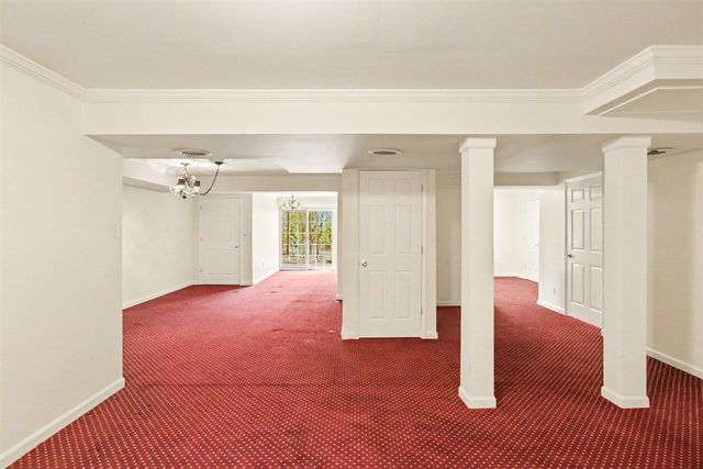 306 Pineknoll Court, Brighton, MI 48116