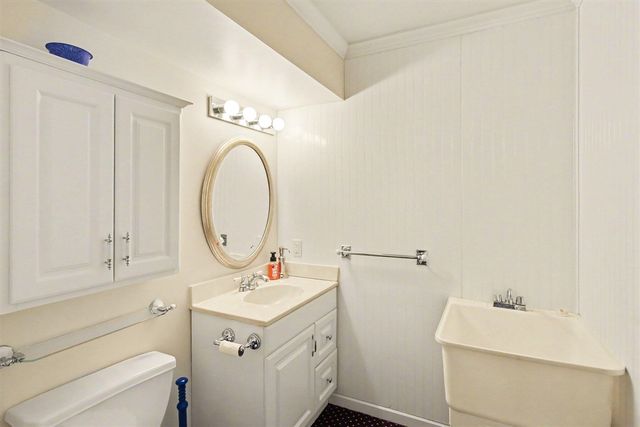 306 Pineknoll Court, Brighton, MI 48116