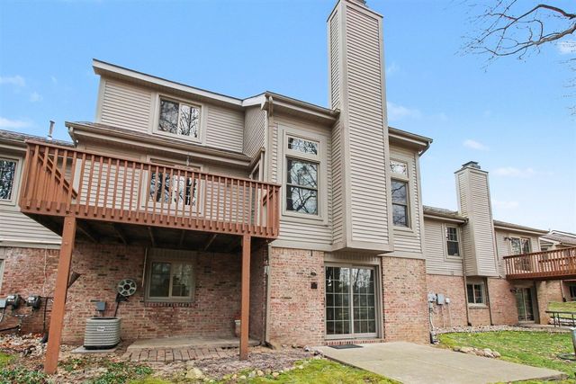 306 Pineknoll Court, Brighton, MI 48116