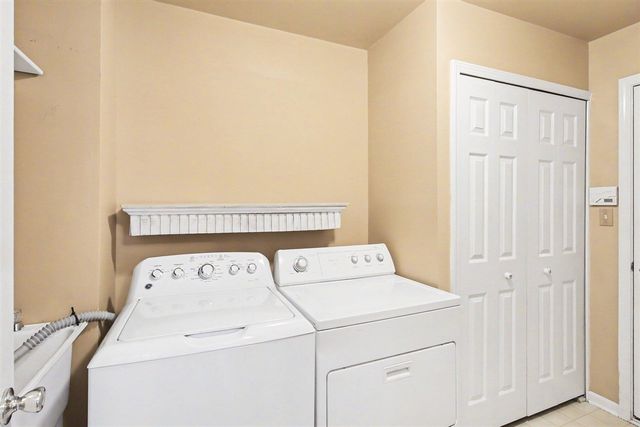 306 Pineknoll Court, Brighton, MI 48116