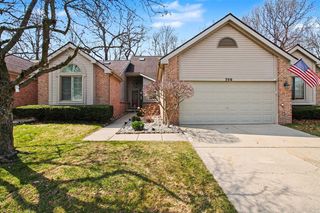 306 Pineknoll Court, Brighton, MI 48116