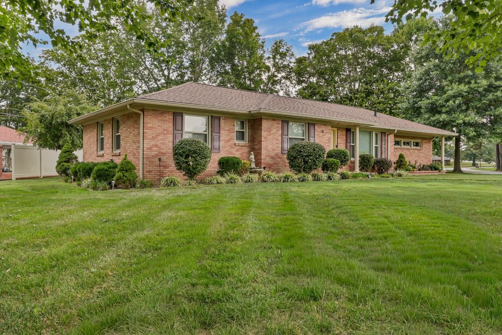 314 Locust Rd, Clarksville, TN 37043