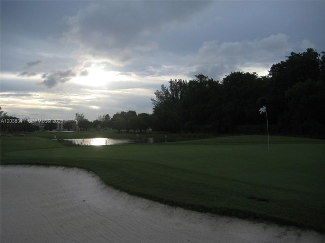 9460 Tangerine Pl 101, Davie, FL 33324