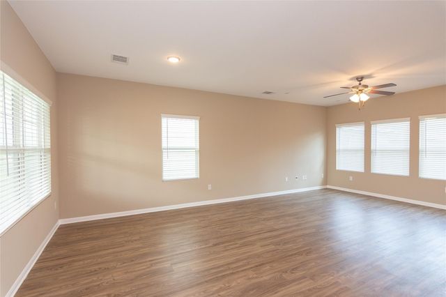 208 Timber Brook DR, Hutto, TX 78634