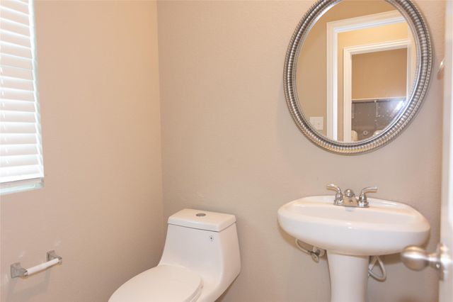 208 Timber Brook DR, Hutto, TX 78634