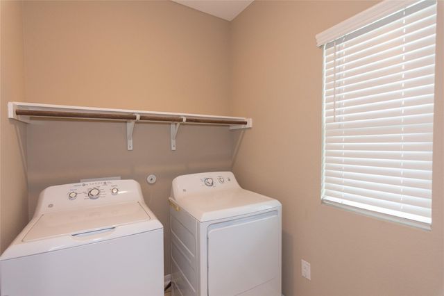 208 Timber Brook DR, Hutto, TX 78634