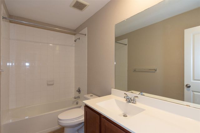 208 Timber Brook DR, Hutto, TX 78634