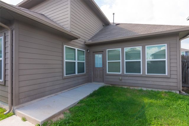 208 Timber Brook DR, Hutto, TX 78634