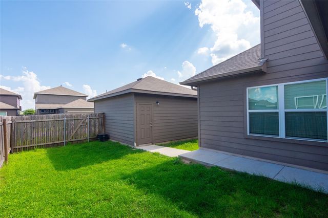 208 Timber Brook DR, Hutto, TX 78634