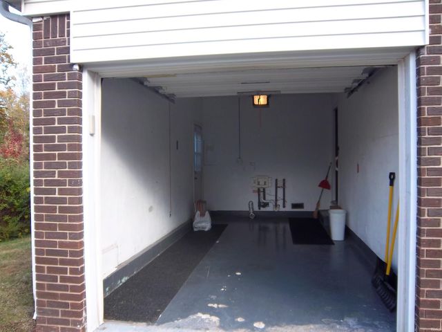 3805 W Indiana Creek Drive, Bloomington, IN 47403