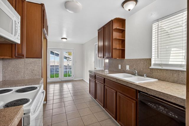 5609 San Juan Ave, Citrus Heights, CA 95610