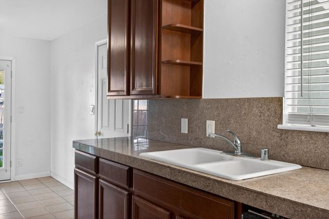 5609 San Juan Ave, Citrus Heights, CA 95610