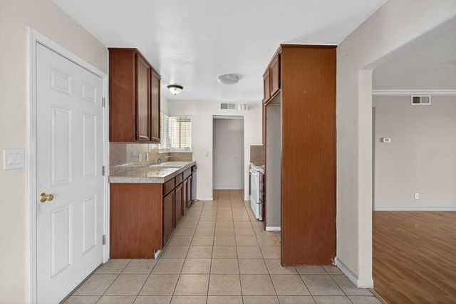 5609 San Juan Ave, Citrus Heights, CA 95610