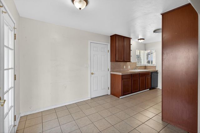 5609 San Juan Ave, Citrus Heights, CA 95610