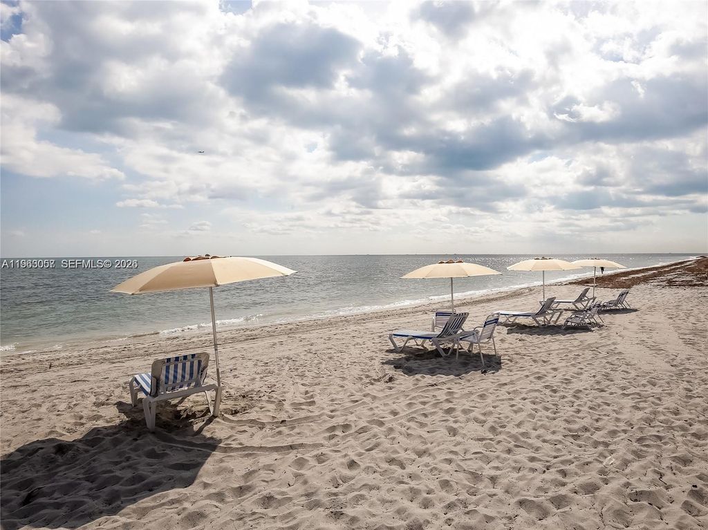 1111 Crandon Blvd A1205, Key Biscayne, FL 33149