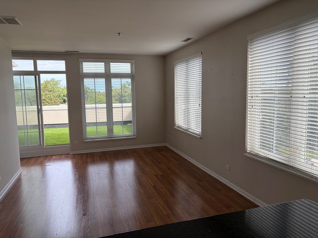 625 Deerfield Road 407, Deerfield, IL 60015