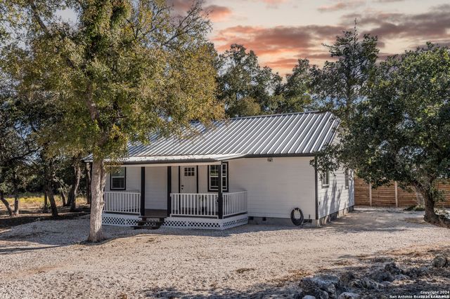 1627 FOREST LAKE DR, Spring Branch, TX 78070