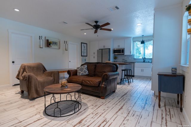 1627 FOREST LAKE DR, Spring Branch, TX 78070