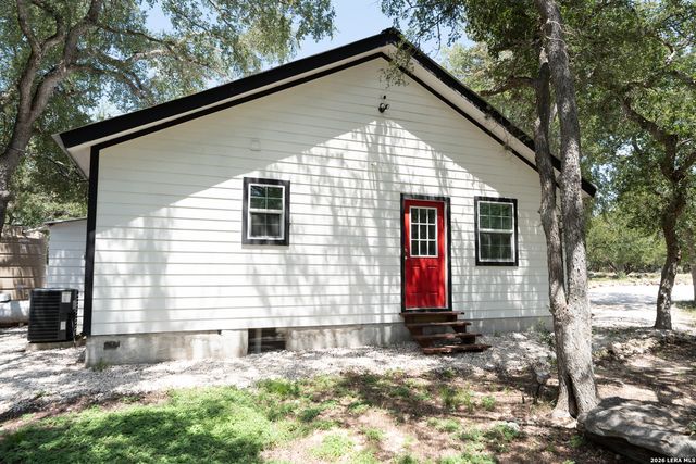 1627 FOREST LAKE DR, Spring Branch, TX 78070