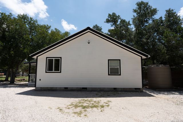 1627 FOREST LAKE DR, Spring Branch, TX 78070