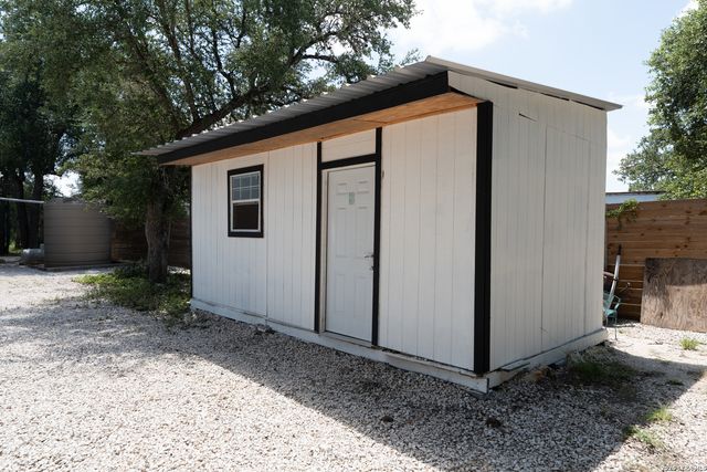 1627 FOREST LAKE DR, Spring Branch, TX 78070