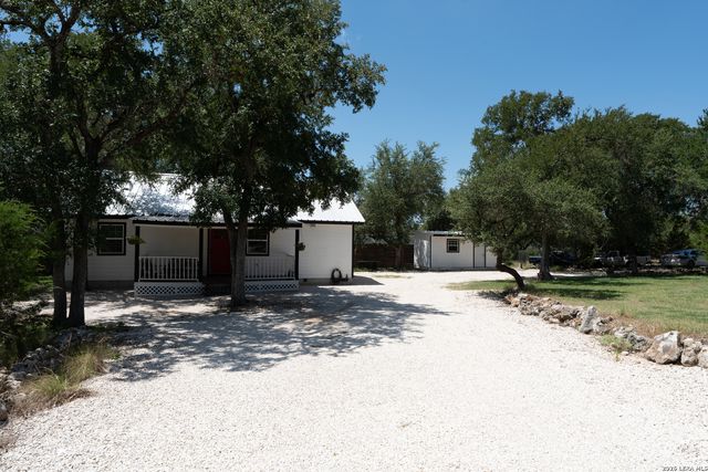 1627 FOREST LAKE DR, Spring Branch, TX 78070